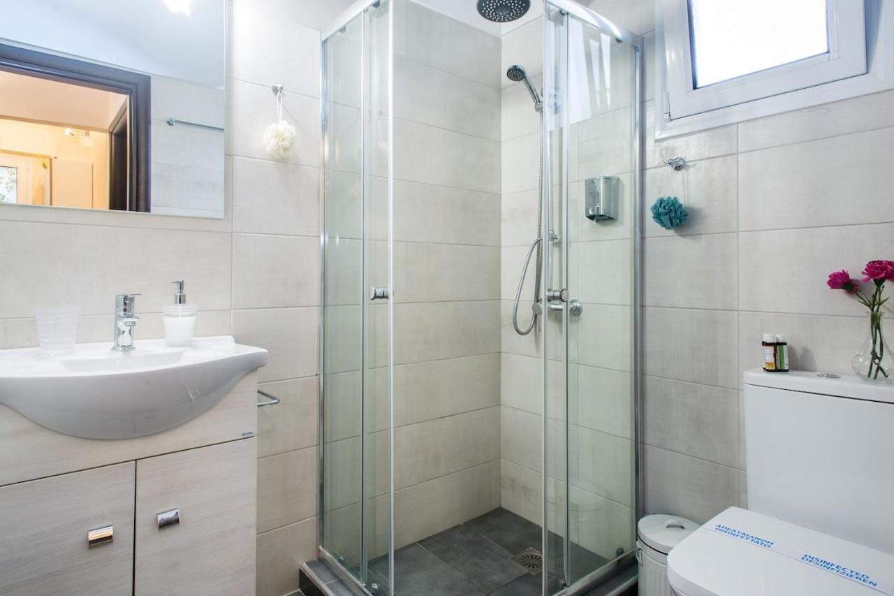 60m² 2 slaapkamer, 1 privé badkamer Appartement in Acropolis - Koukaki Athene Buitenkant foto